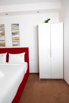 image-slider-with-thumbnail7.jpeg