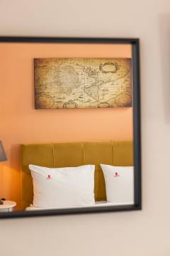 image-slider-with-thumbnail6.jpeg